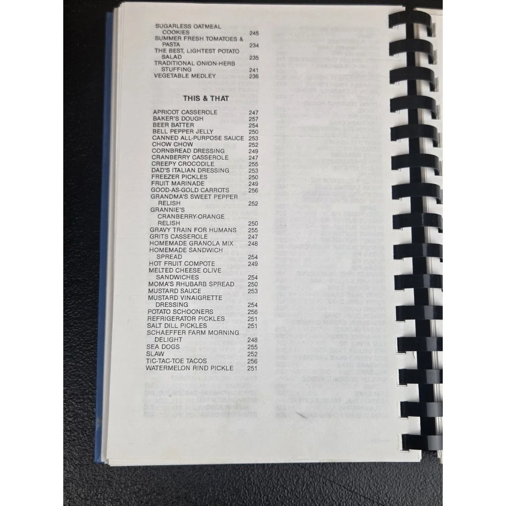 Alltel Carolina Employees Favorite Recipes Cookbook 1993‎